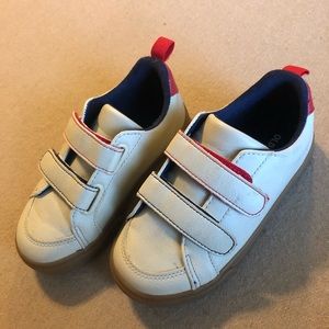Old Navy Velcro Sneakers ♥️